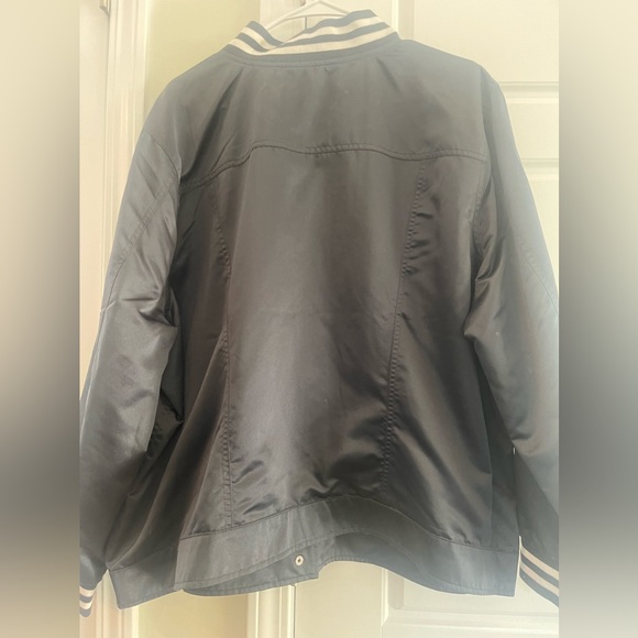 LEVI’S VARSITY TRUCKER JACKET (PLUS SIZE) - Picture 4 of 4